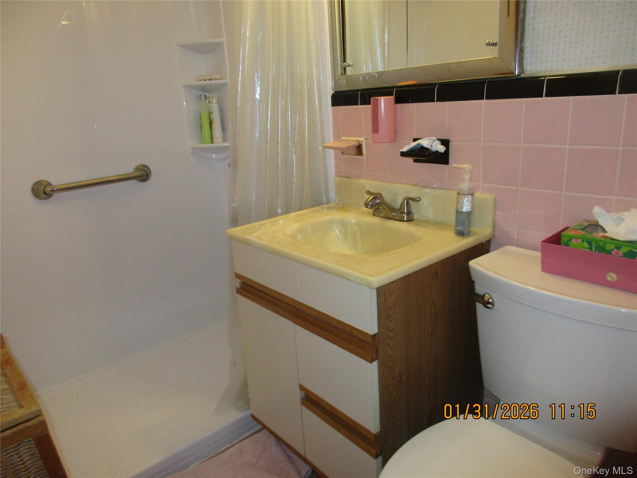 #9 photo, 62-37 69TH Place, Middle Village , NY 11379