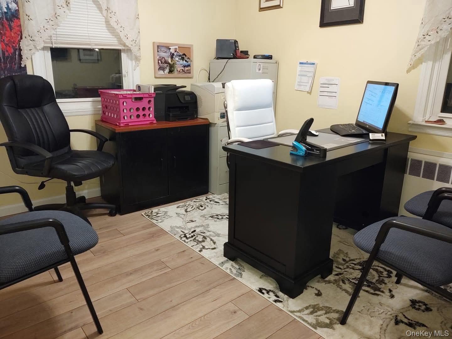 #5 photo, 2272 Oxford Street, नासाउ काउंटी East Meadow , NY 11554