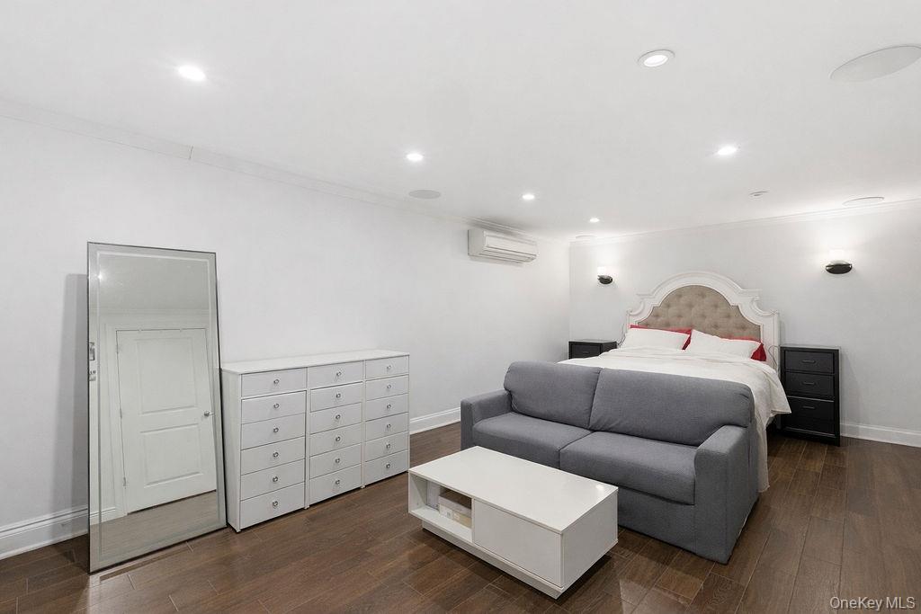 #7 photo, 164-14 85th Street, Howard Beach , NY 11414