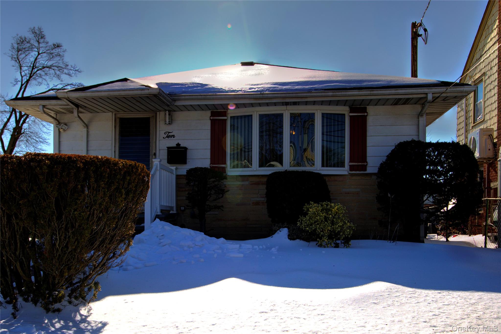 #1 photo, 10 Taft Avenue, Hempstead , NY 11550