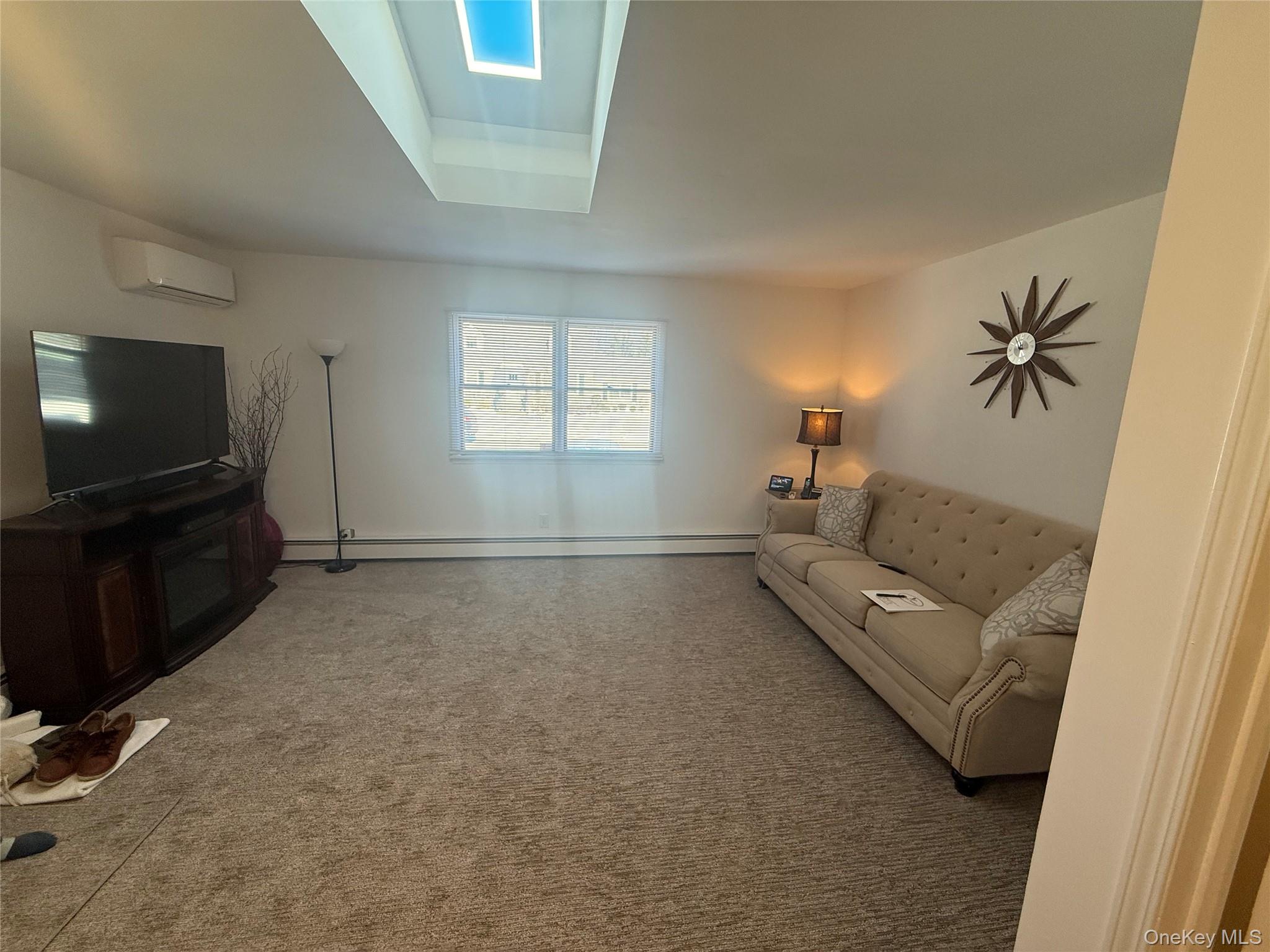 #4 photo, 83 Beecher street, North Babylon , NY 11703