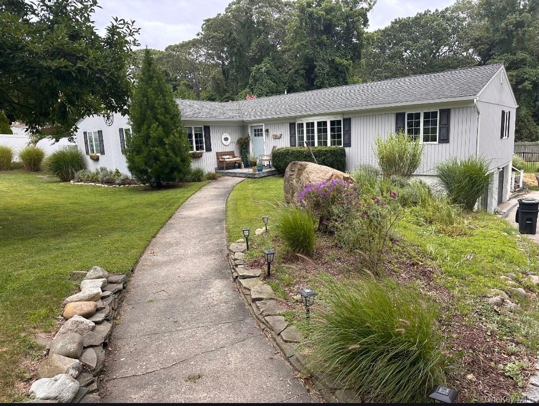 #1 photo, 19 Walnut Drive, 롱 아일랜드 Shoreham , NY 11786