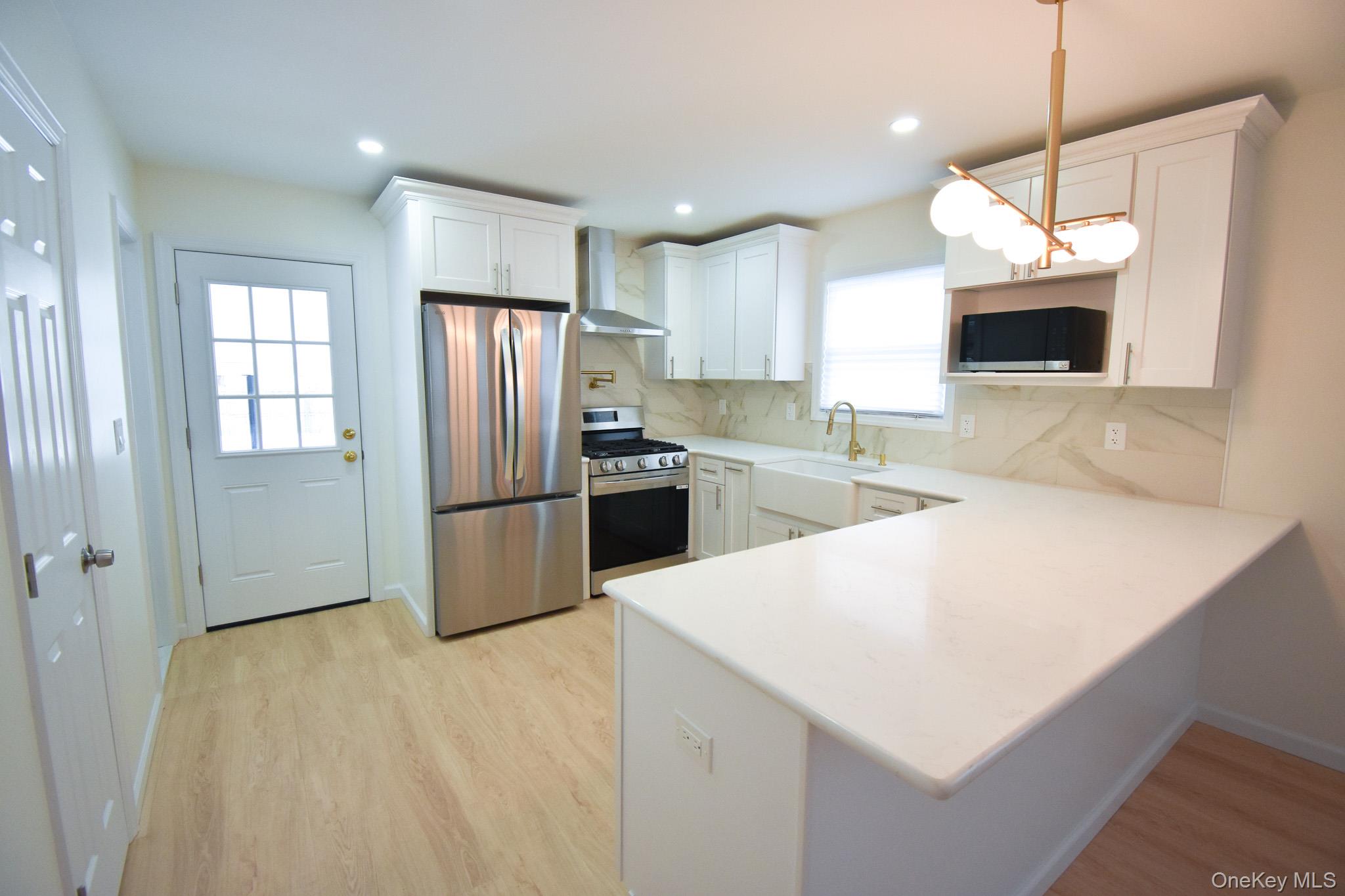 #2 photo, 36 S 5th Avenue, Brentwood , NY 11717