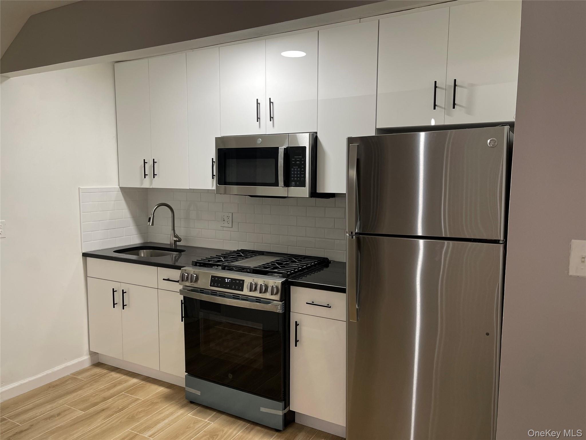 #4 photo, Forest Hills, קווינס Forest Hills , NY 11375