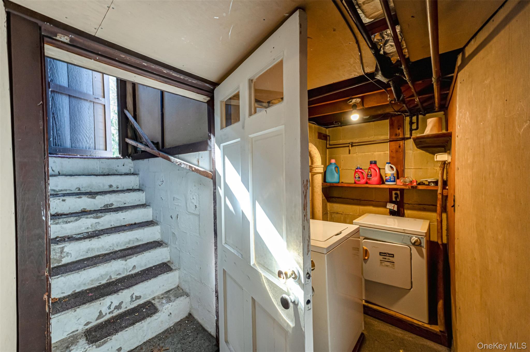 #15 photo, 18 Annetta Avenue, Smithtown , NY 11787