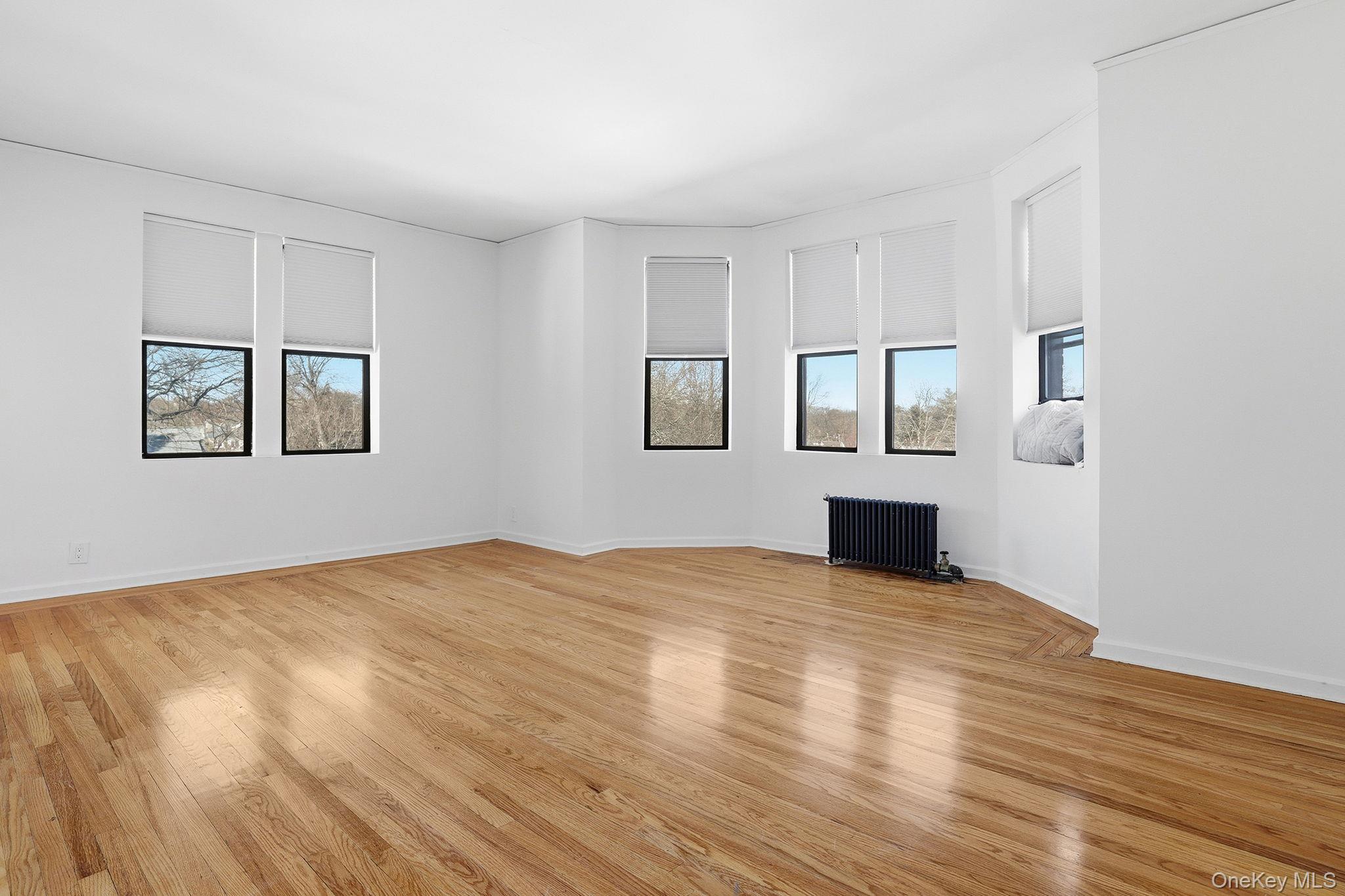 #10 photo, 11 Alden Road, Larchmont , NY 10538