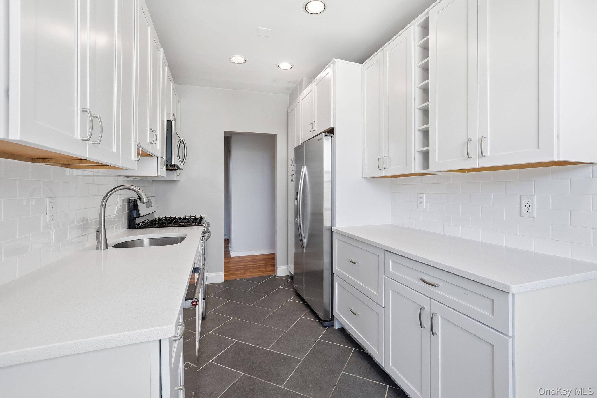 #12 photo, 11 Alden Road, Larchmont , NY 10538