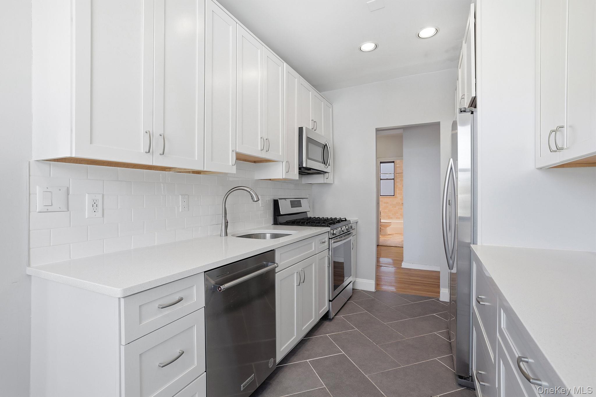 #13 photo, 11 Alden Road, Larchmont , NY 10538