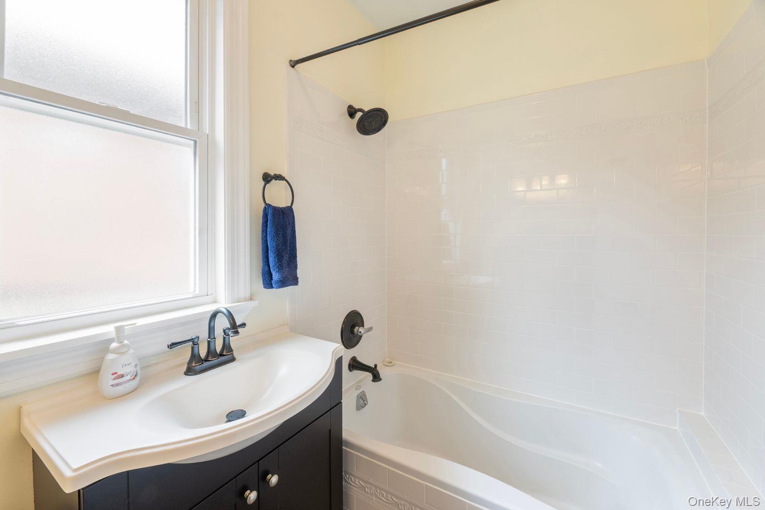 #10 photo, 216 Lakeview Place, Bronx , NY 10471