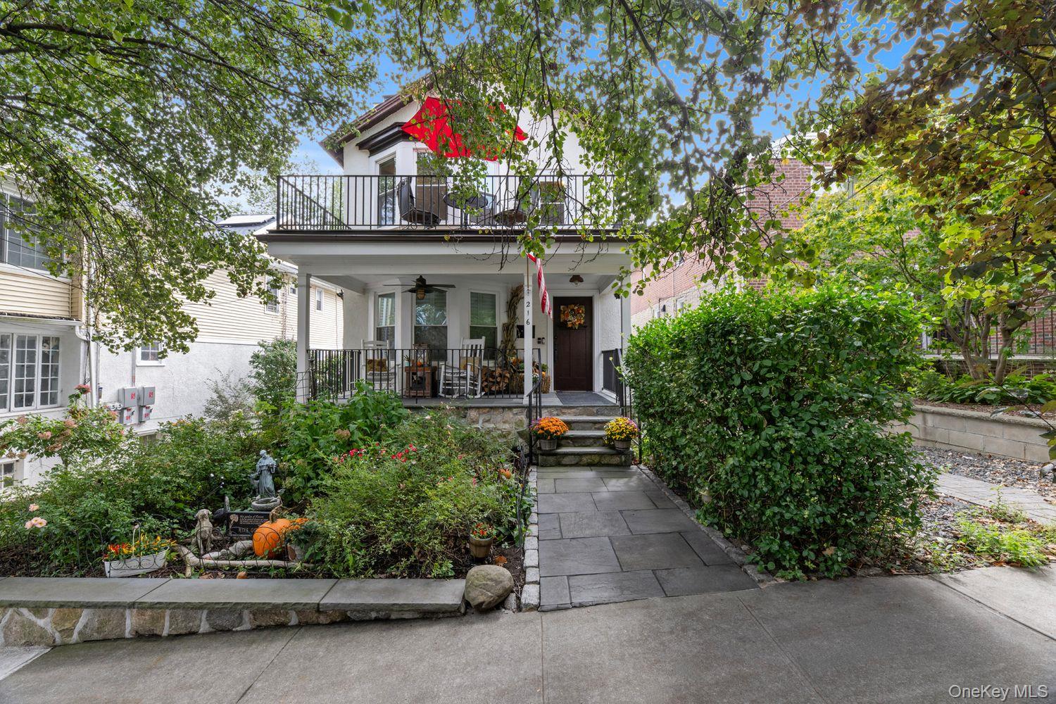 #2 photo, 216 Lakeview Place, Bronx , NY 10471