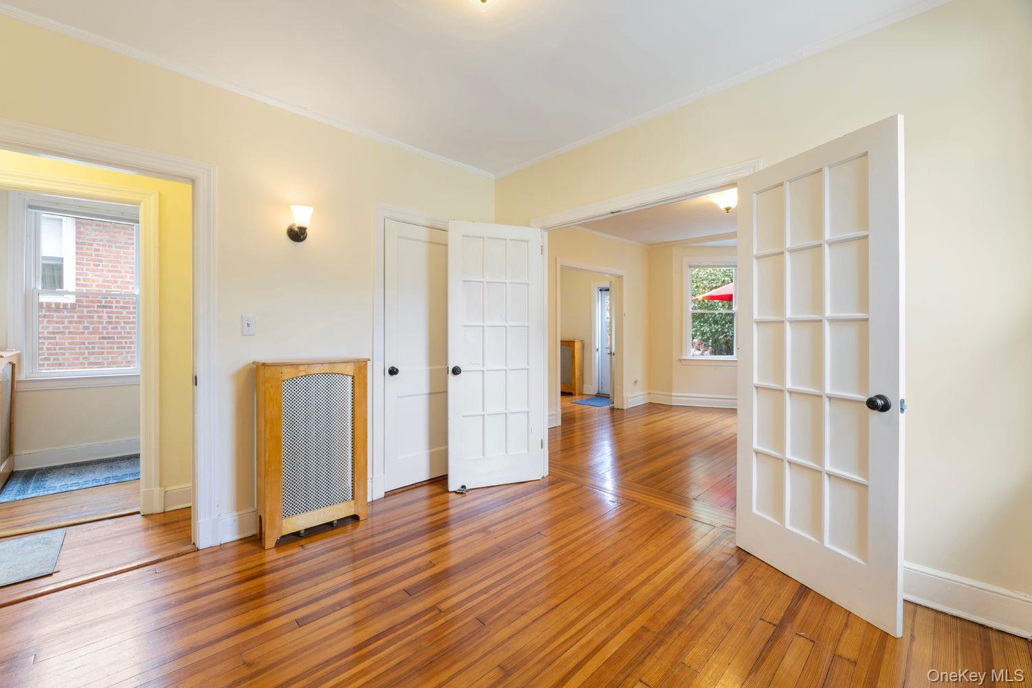 #6 photo, 216 Lakeview Place, Bronx , NY 10471