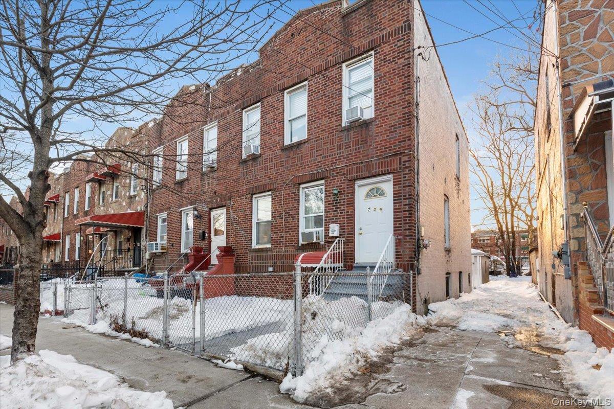 #1 photo, 729 Taylor Avenue, ब्रोंक्स Bronx , NY 10473