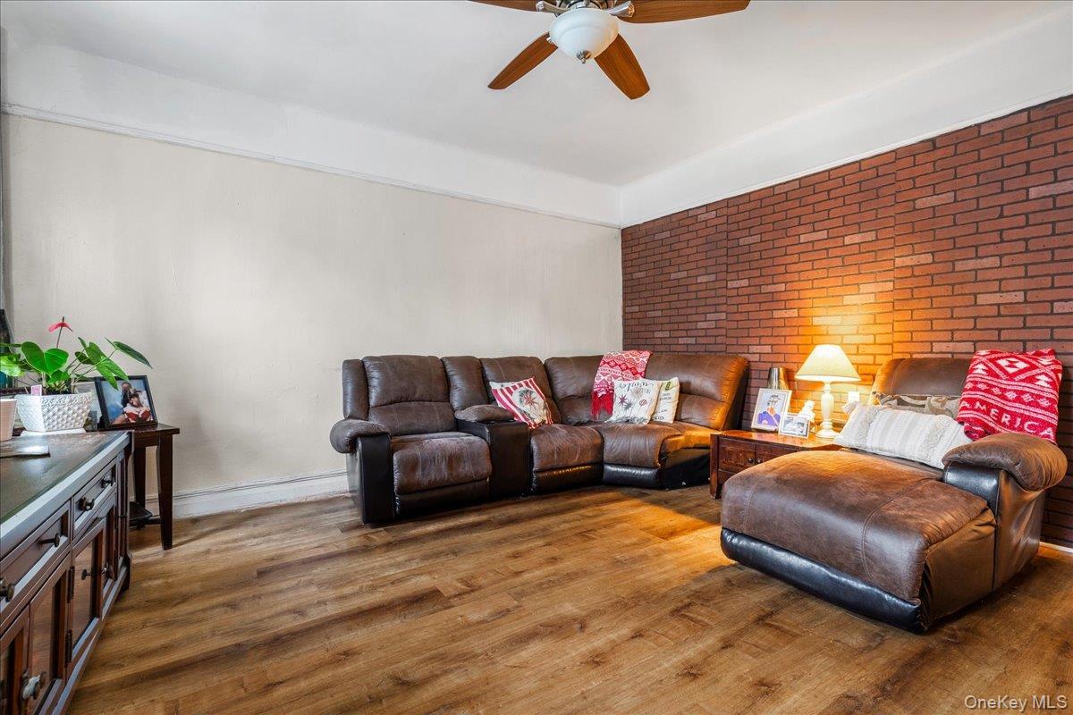 #4 photo, 729 Taylor Avenue, ब्रोंक्स Bronx , NY 10473