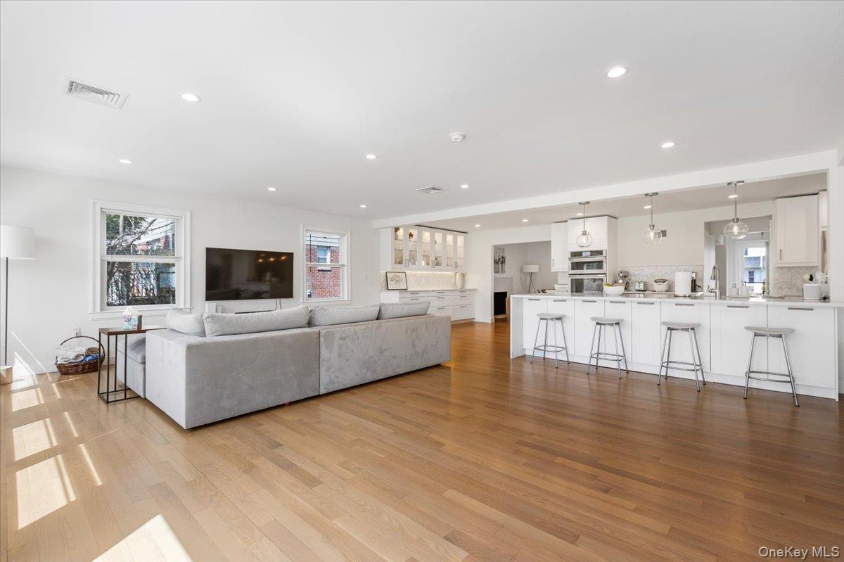 #14 photo, 34 Tuckahoe Avenue, Eastchester , NY 10709