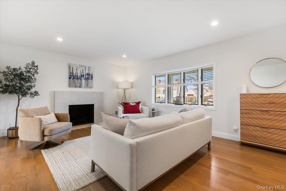 #4 photo, 34 Tuckahoe Avenue, Eastchester , NY 10709