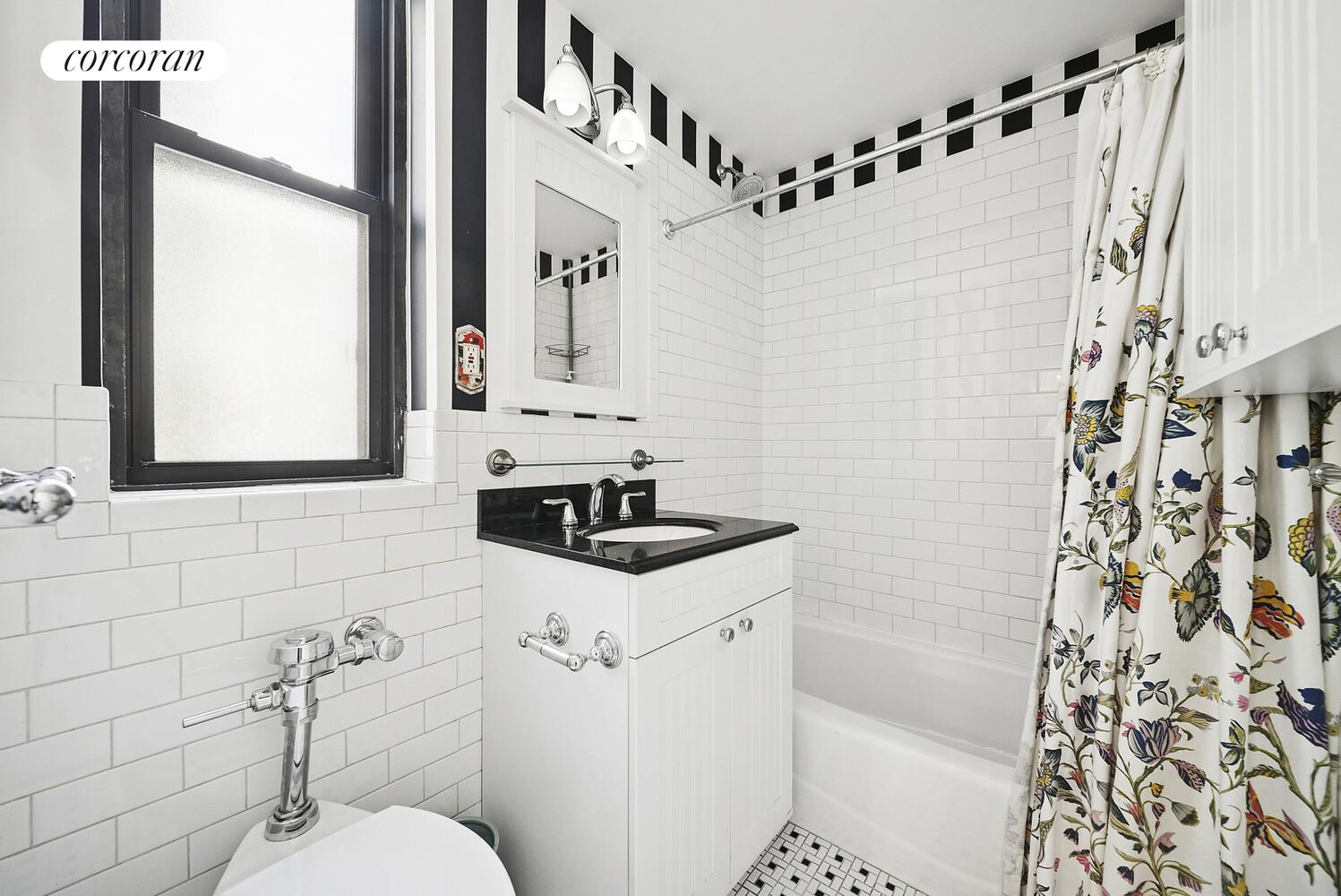 #7 photo, 308 E 79TH Street, 맨해튼 Lenox Hill , NY 10075