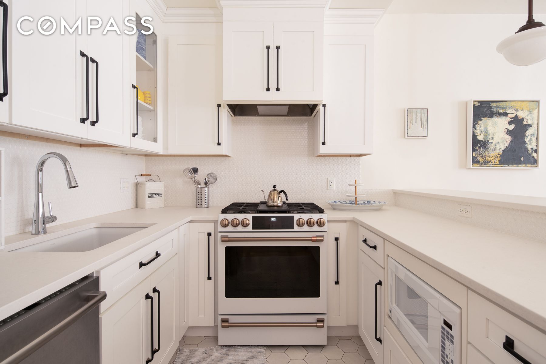 #5 photo, 275 E 7th Street, East Village , NY 10009