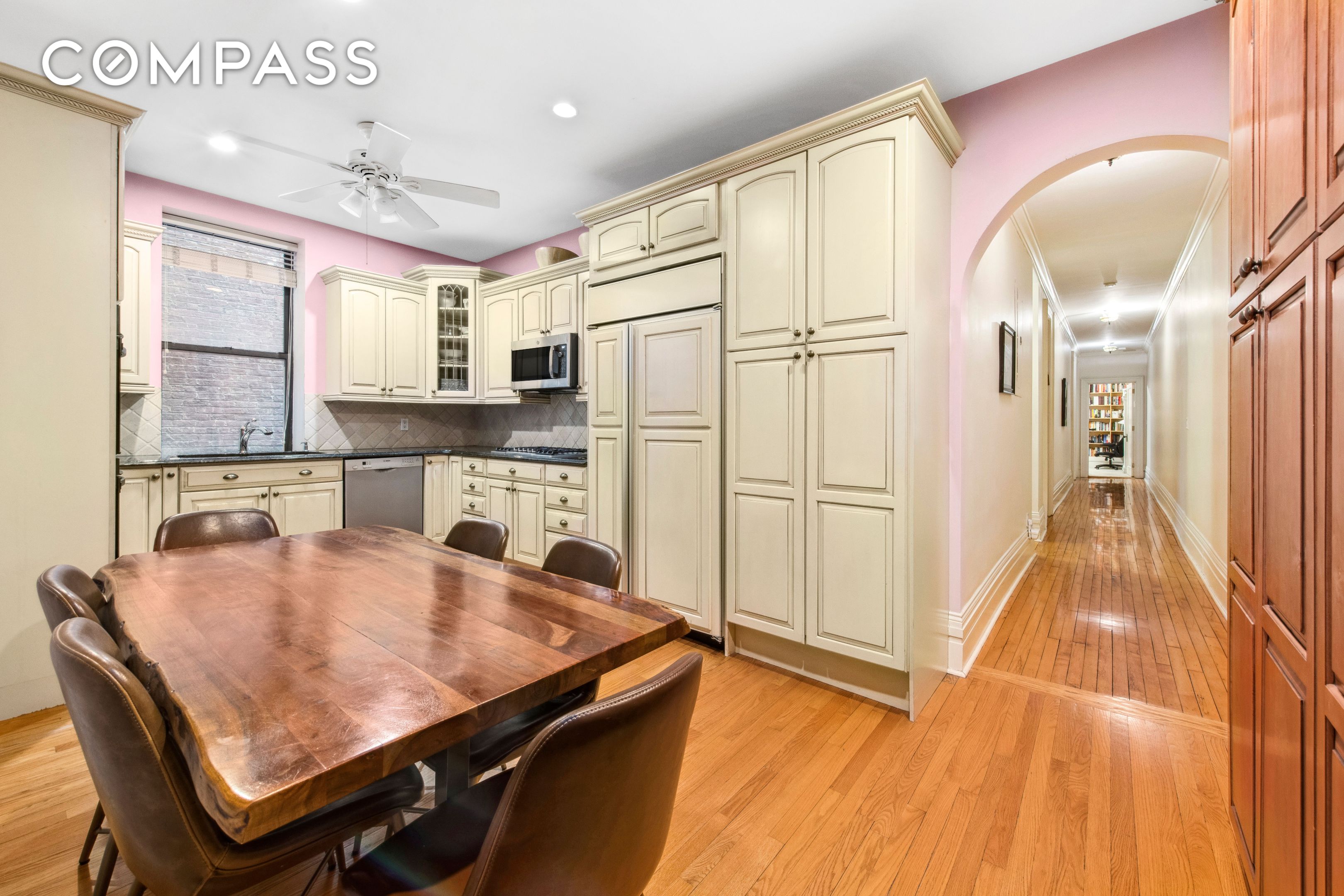 #8 photo, 229 W 97th Street, 맨해튼 Upper West Side , NY 10025