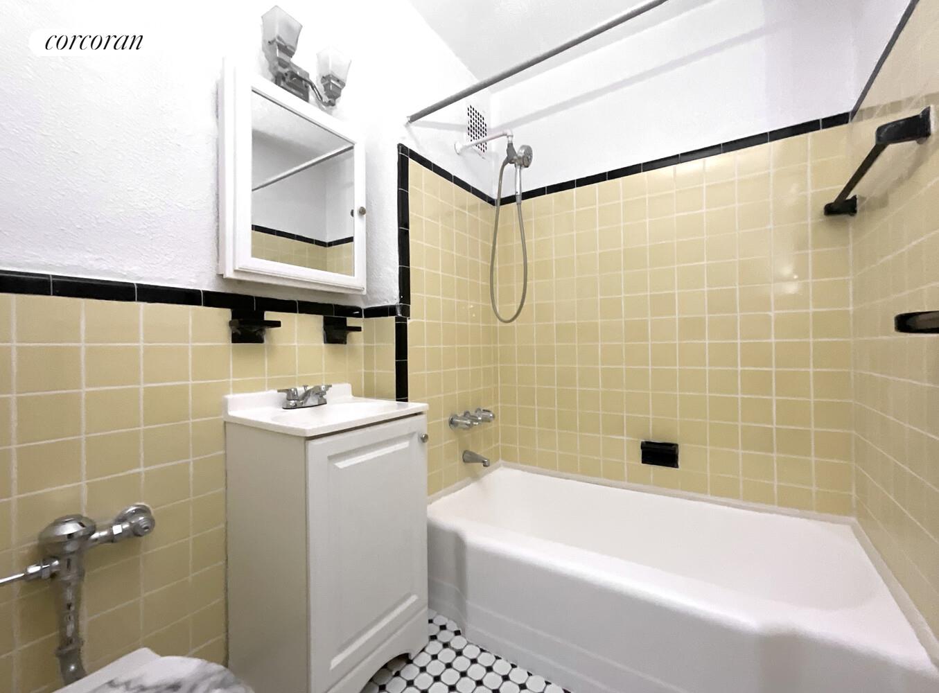 #4 photo, Brooklyn, Fort Hamilton , NY 11209