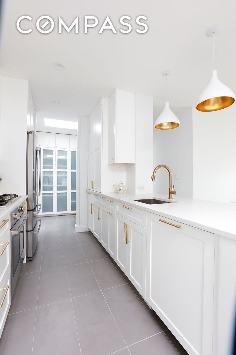 #13 photo, 110 W 90th Street, Upper West Side , NY 10024