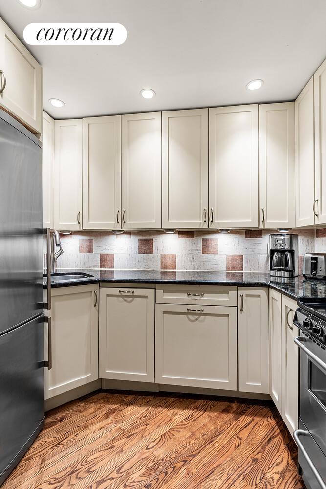 #6 photo, 131 W 78TH Street, Upper West Side , NY 10024