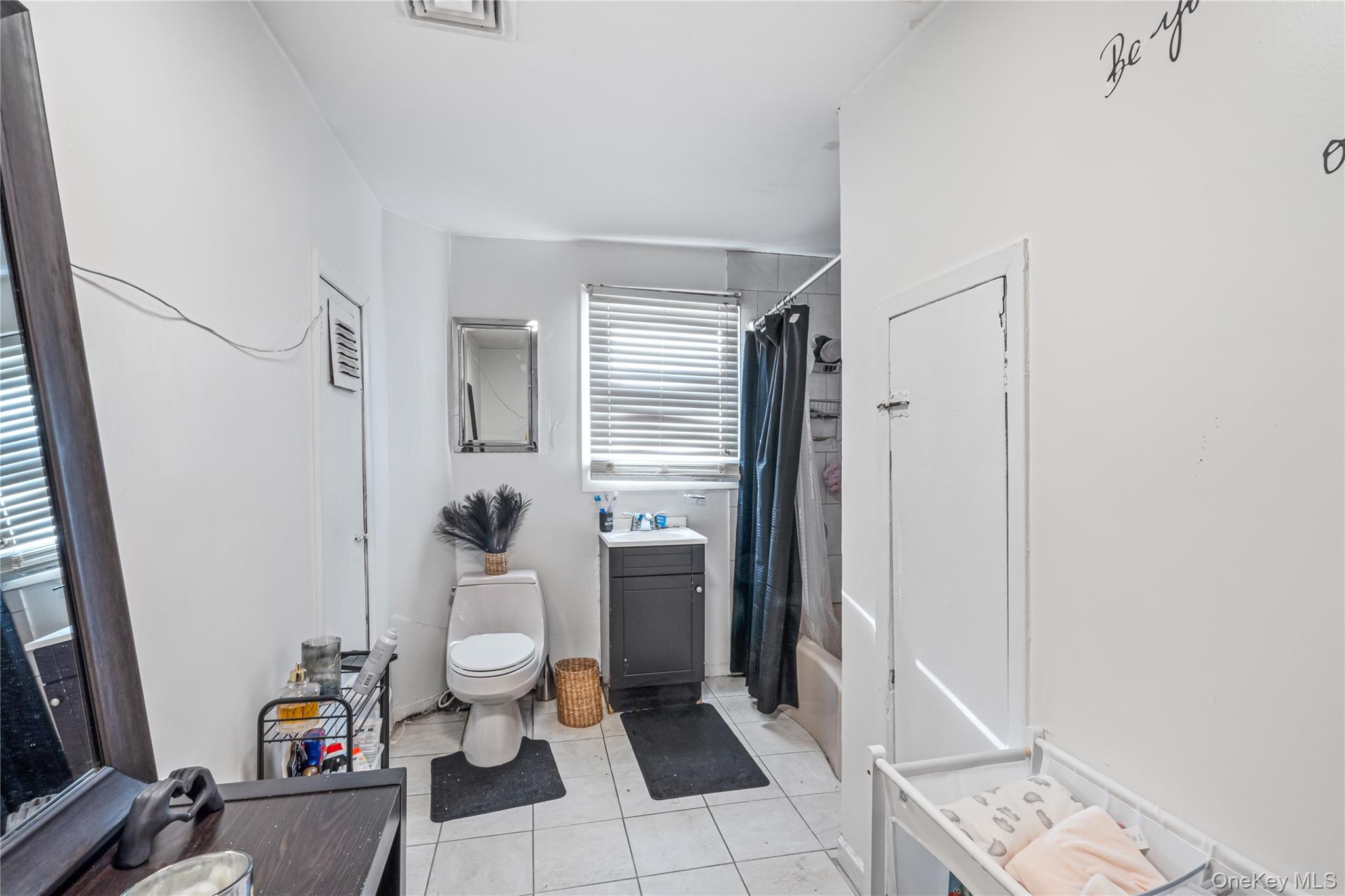 #14 photo, 870 Nassau Road, Uniondale , NY 11553