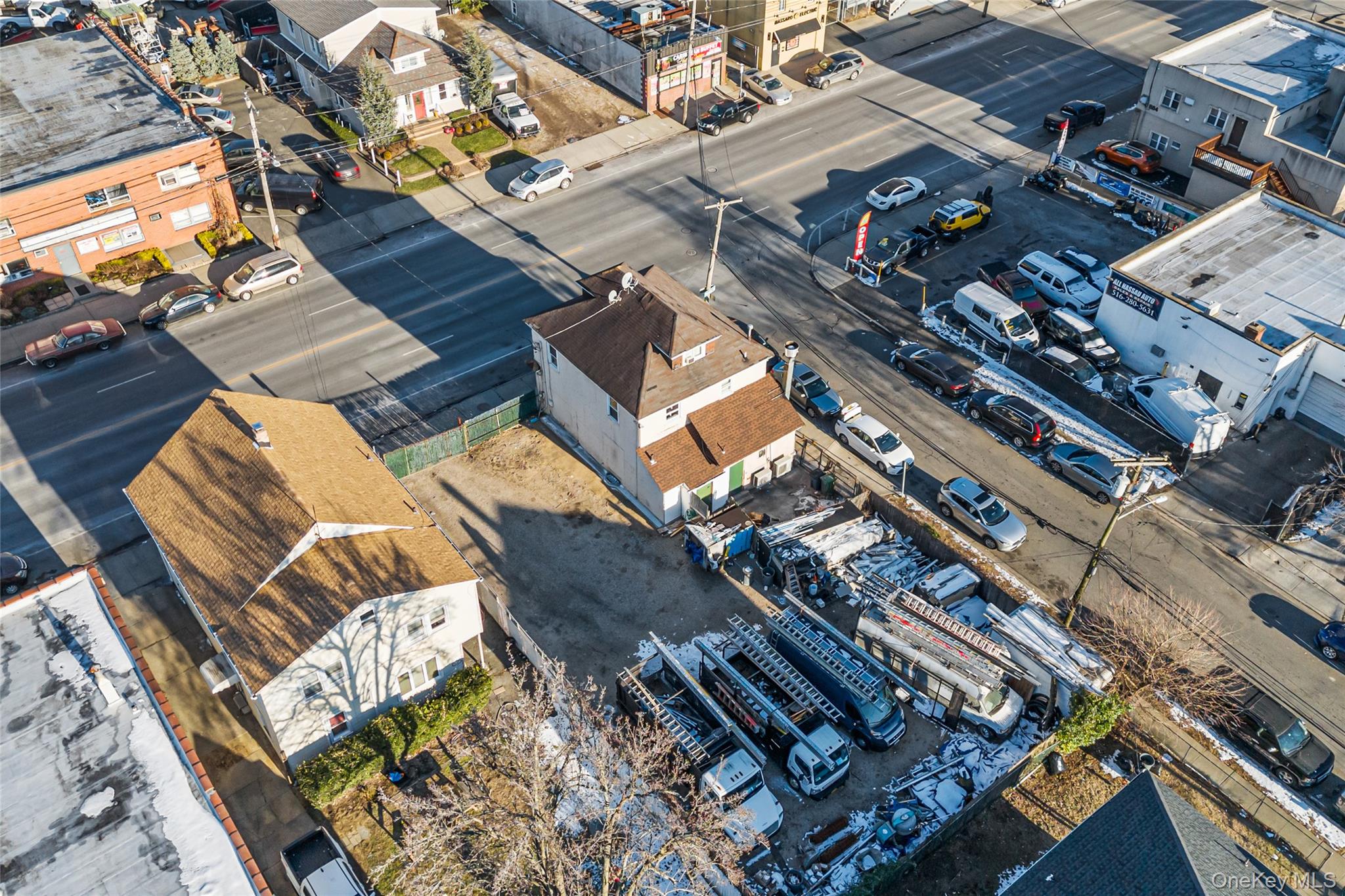 #5 photo, 870 Nassau Road, Uniondale , NY 11553