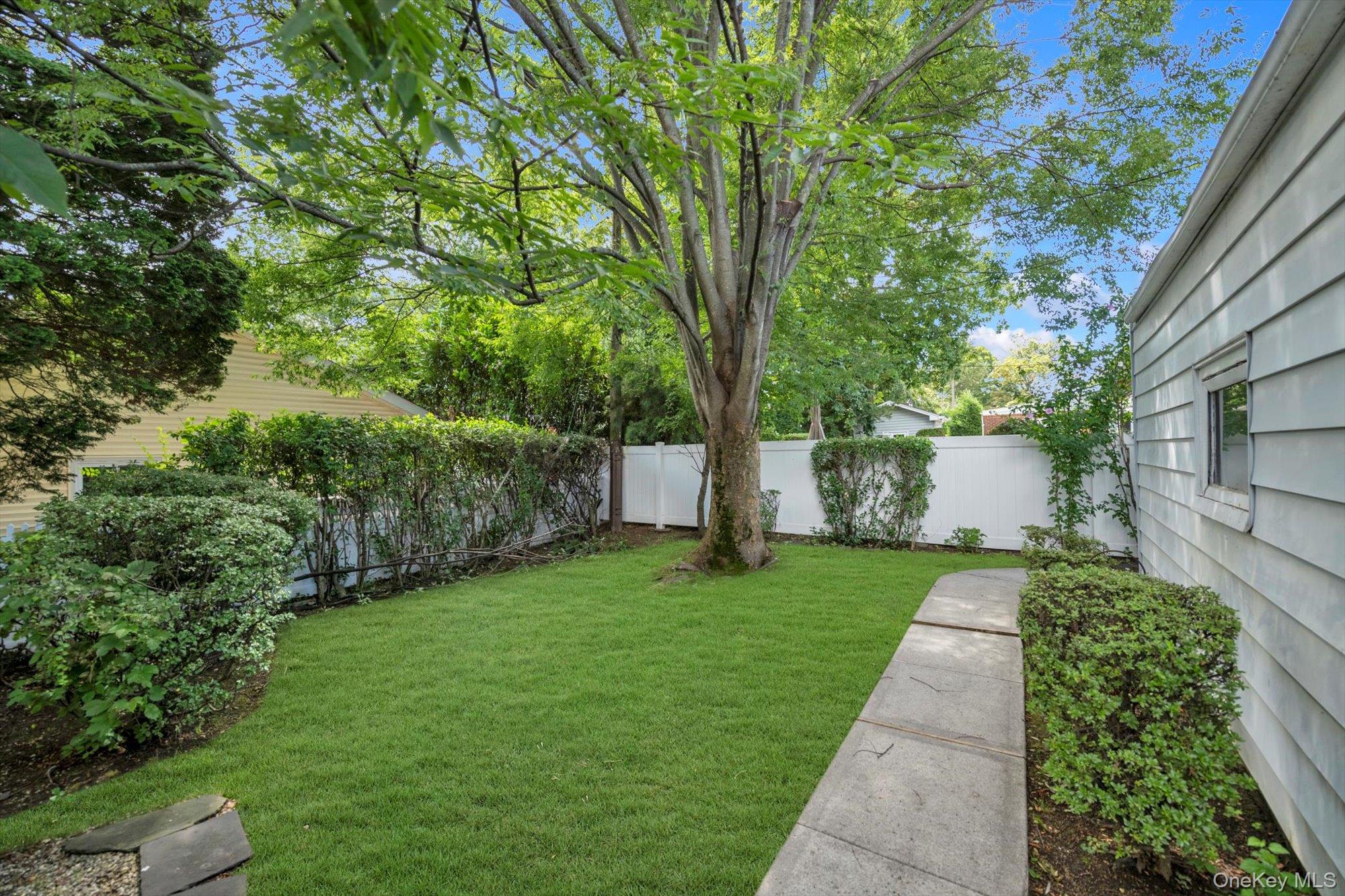 #18 photo, 67 Maple Drive, New Hyde Park , NY 11040