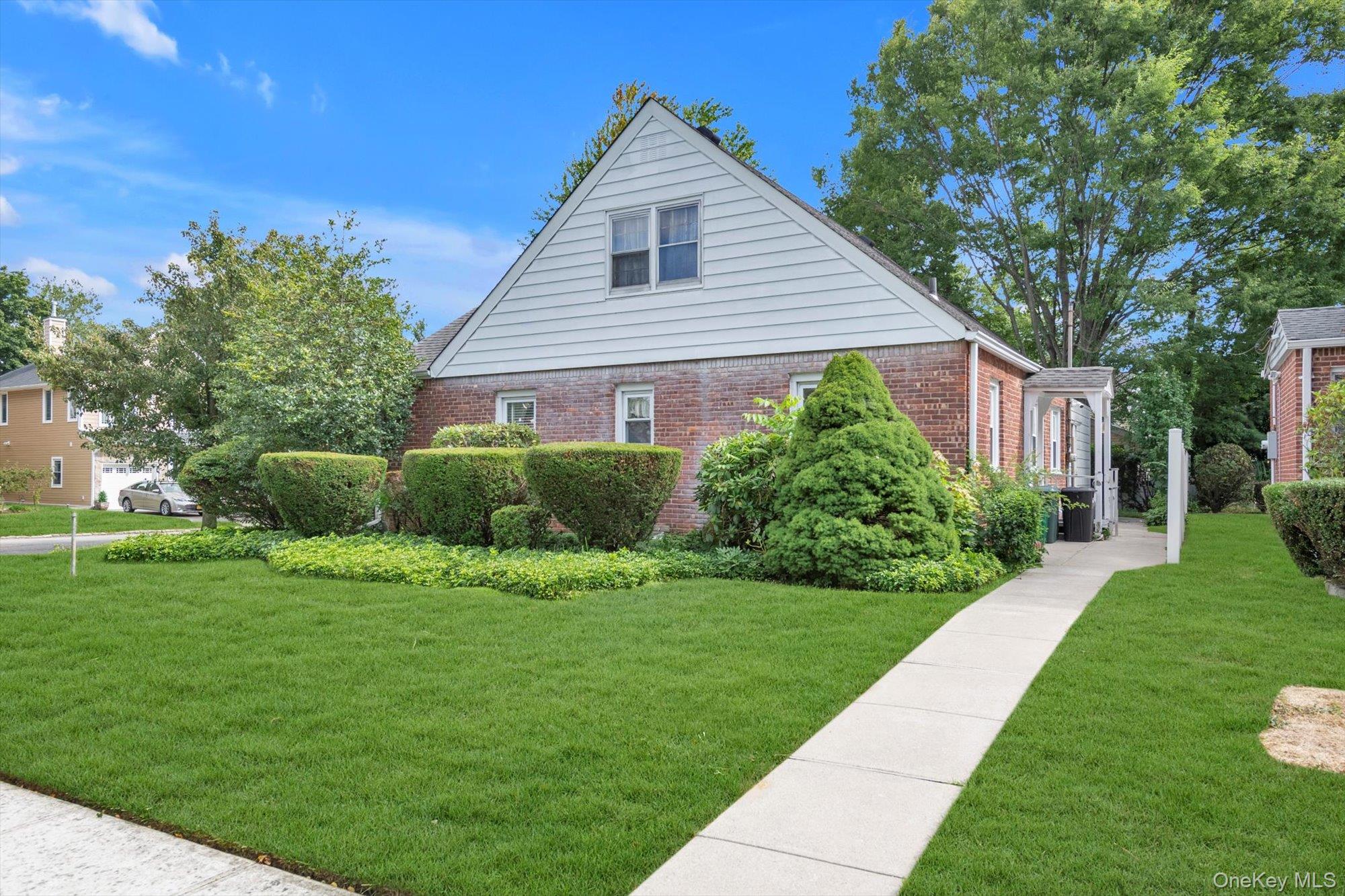 #20 photo, 67 Maple Drive, New Hyde Park , NY 11040