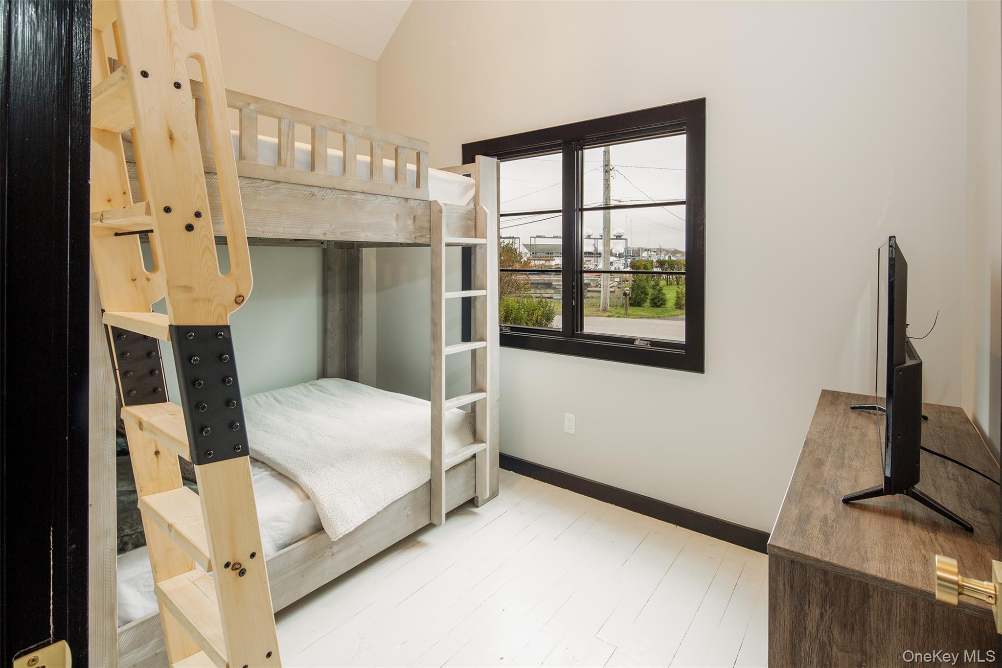 #7 photo, 5 Tepee Street, Hampton Bays , NY 11946