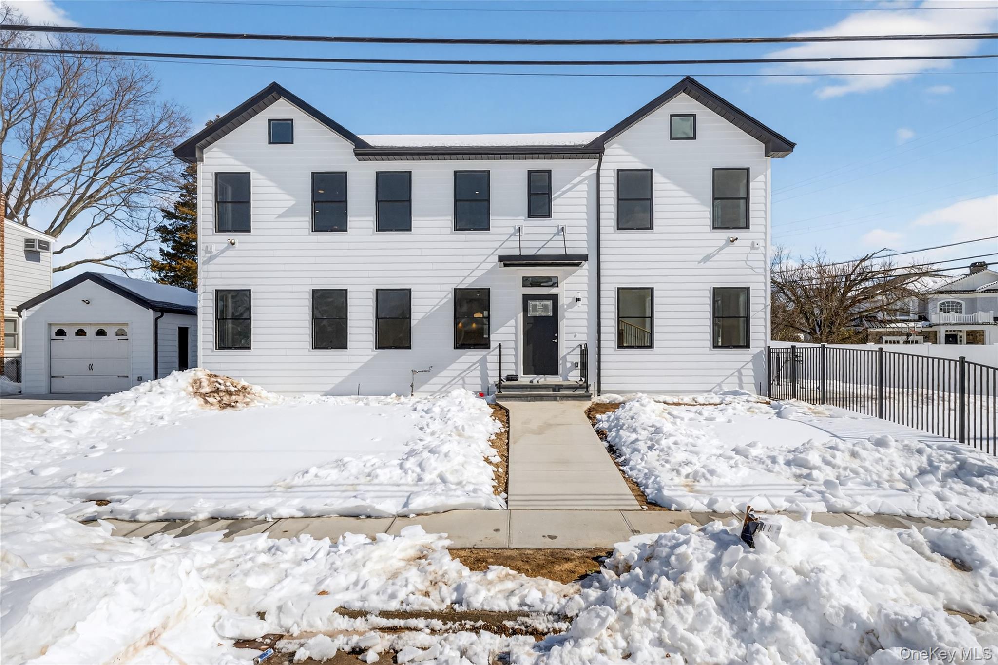 #1 photo, 286 Dorchester Road, Garden City South , NY 11530