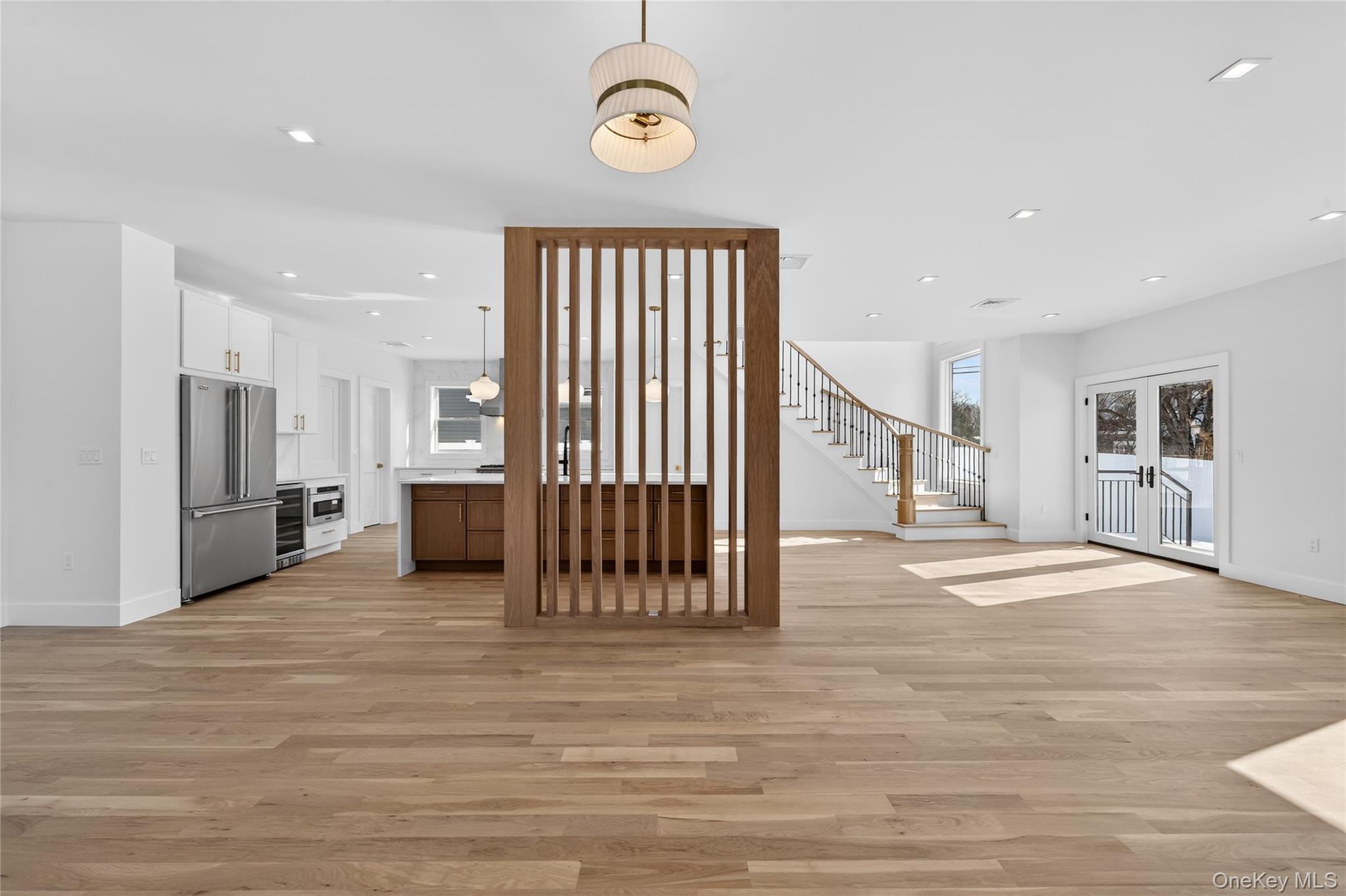 #11 photo, 286 Dorchester Road, Garden City South , NY 11530