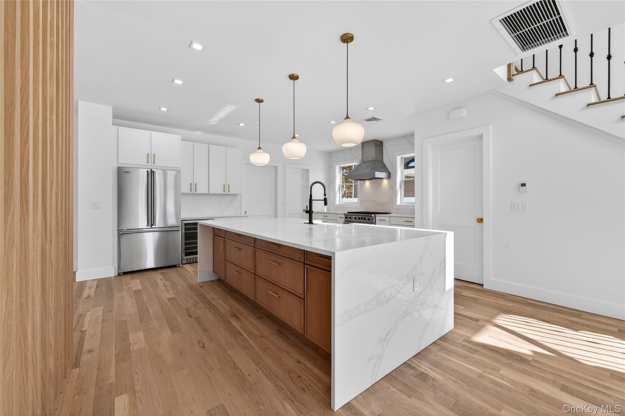 #14 photo, 286 Dorchester Road, Garden City South , NY 11530