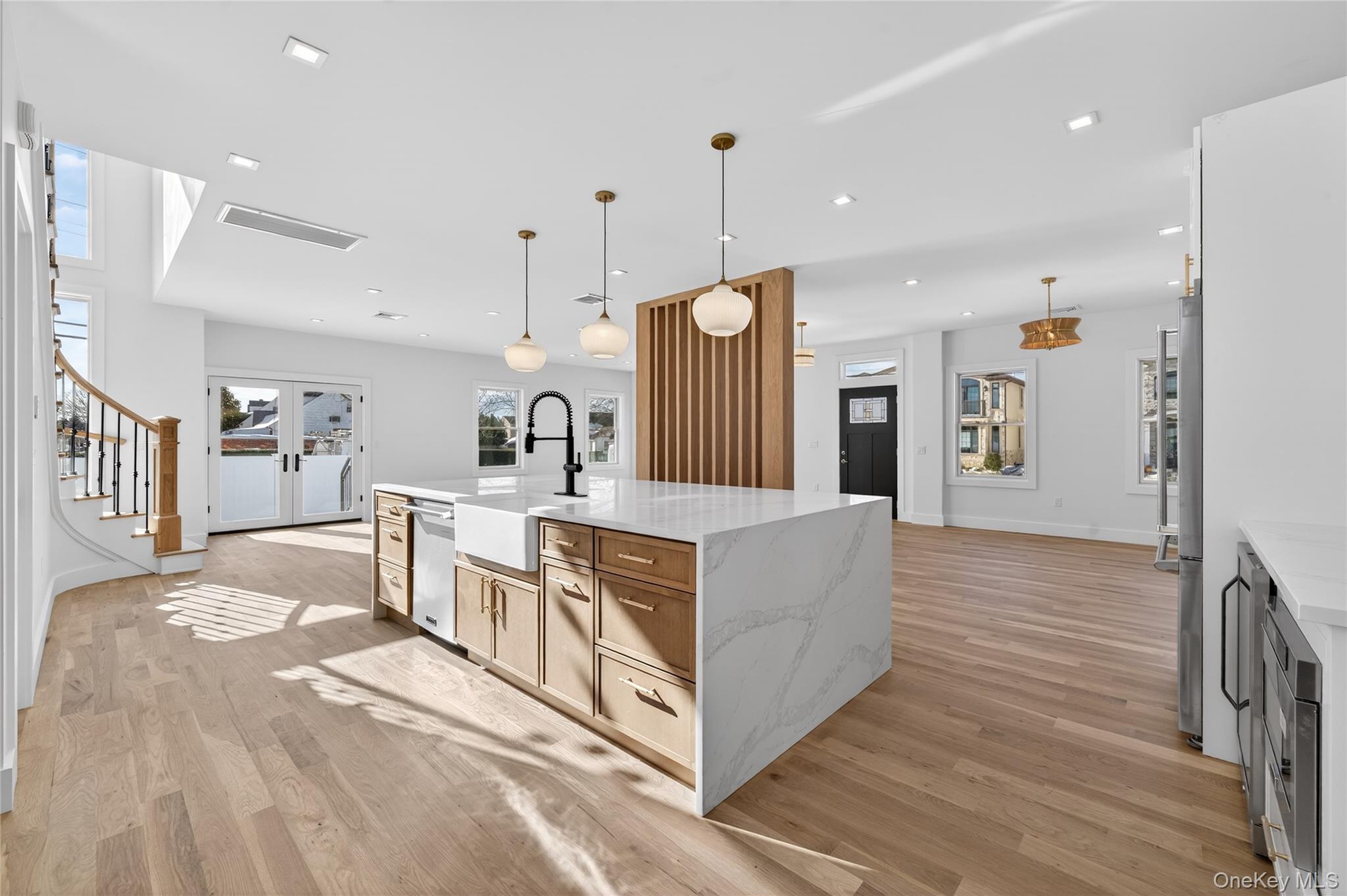 #18 photo, 286 Dorchester Road, Garden City South , NY 11530