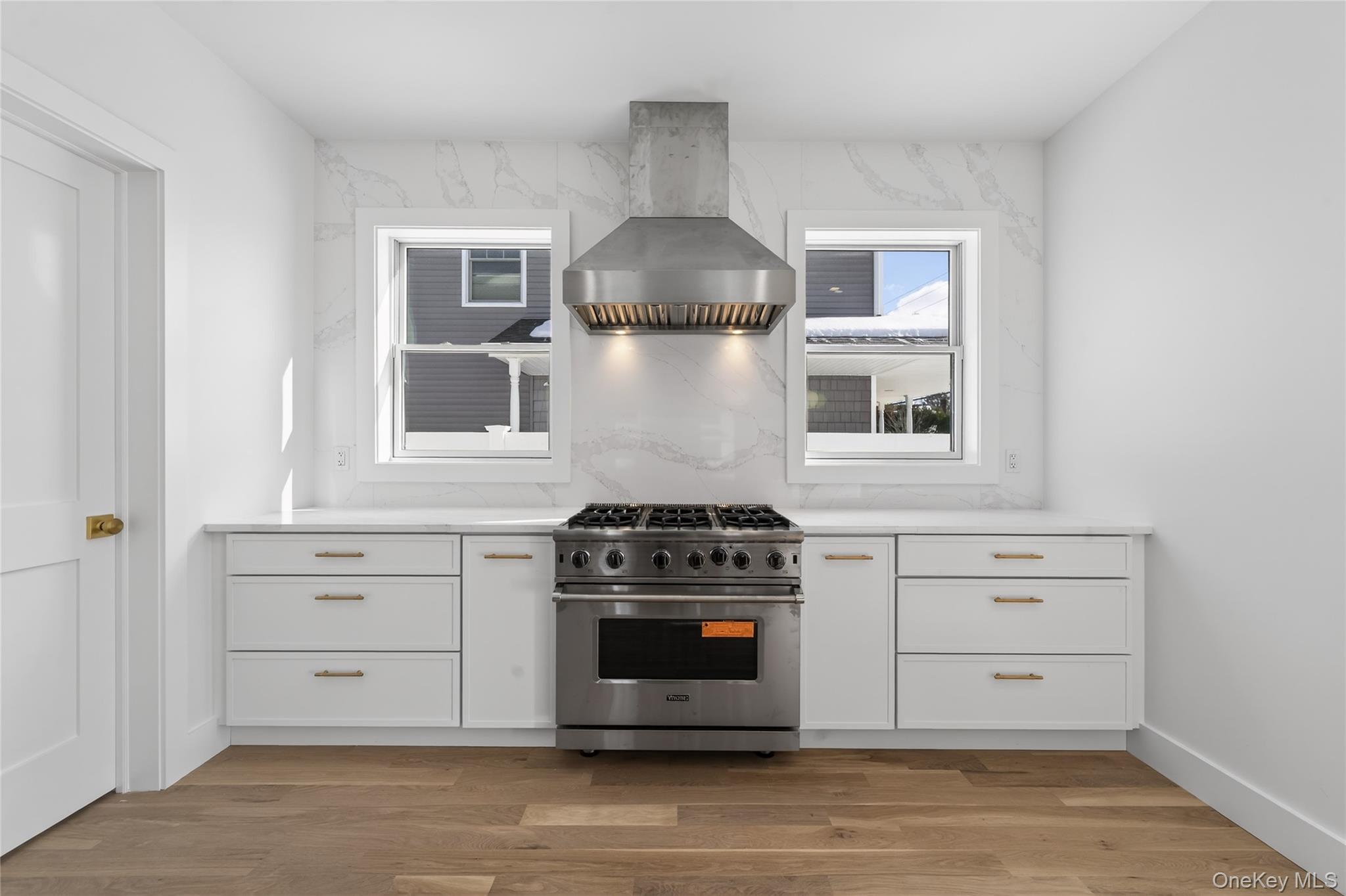 #20 photo, 286 Dorchester Road, Garden City South , NY 11530