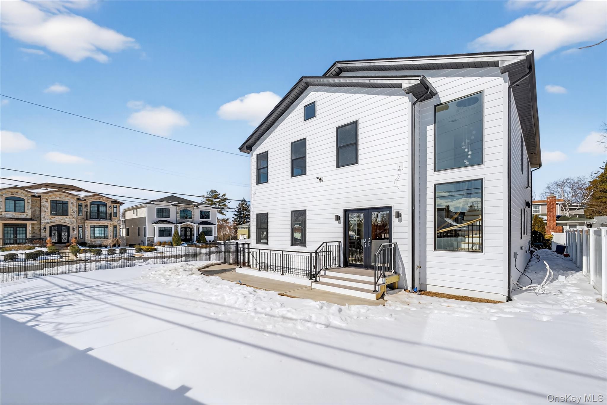 #3 photo, 286 Dorchester Road, Garden City South , NY 11530