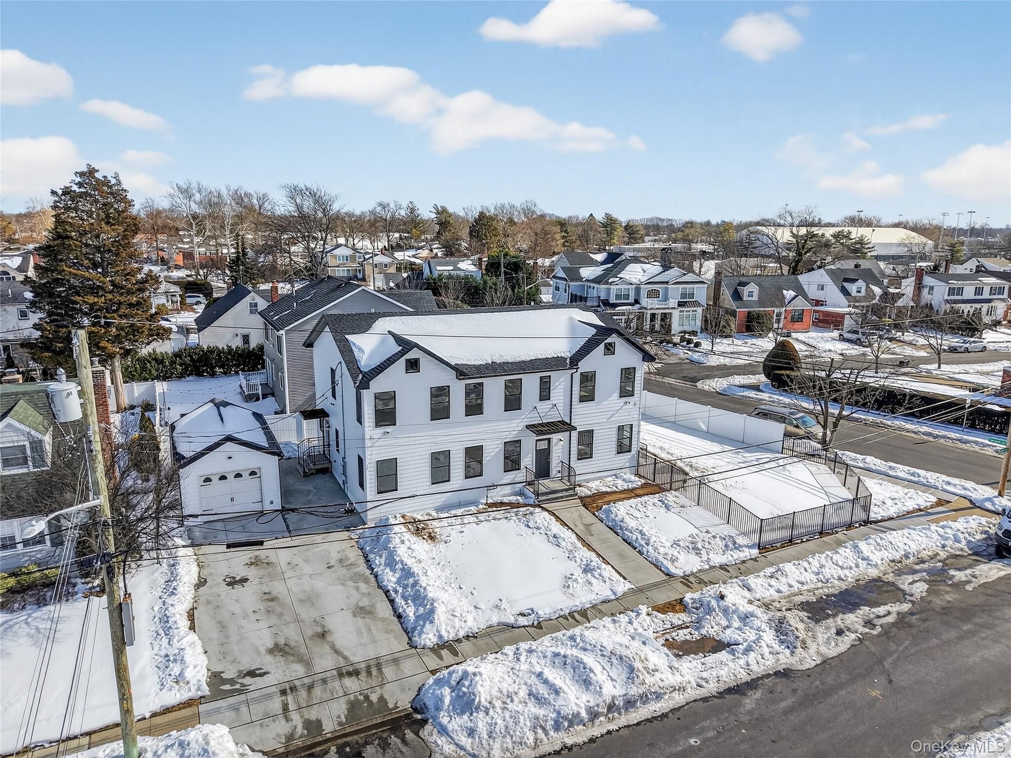 #4 photo, 286 Dorchester Road, Garden City South , NY 11530