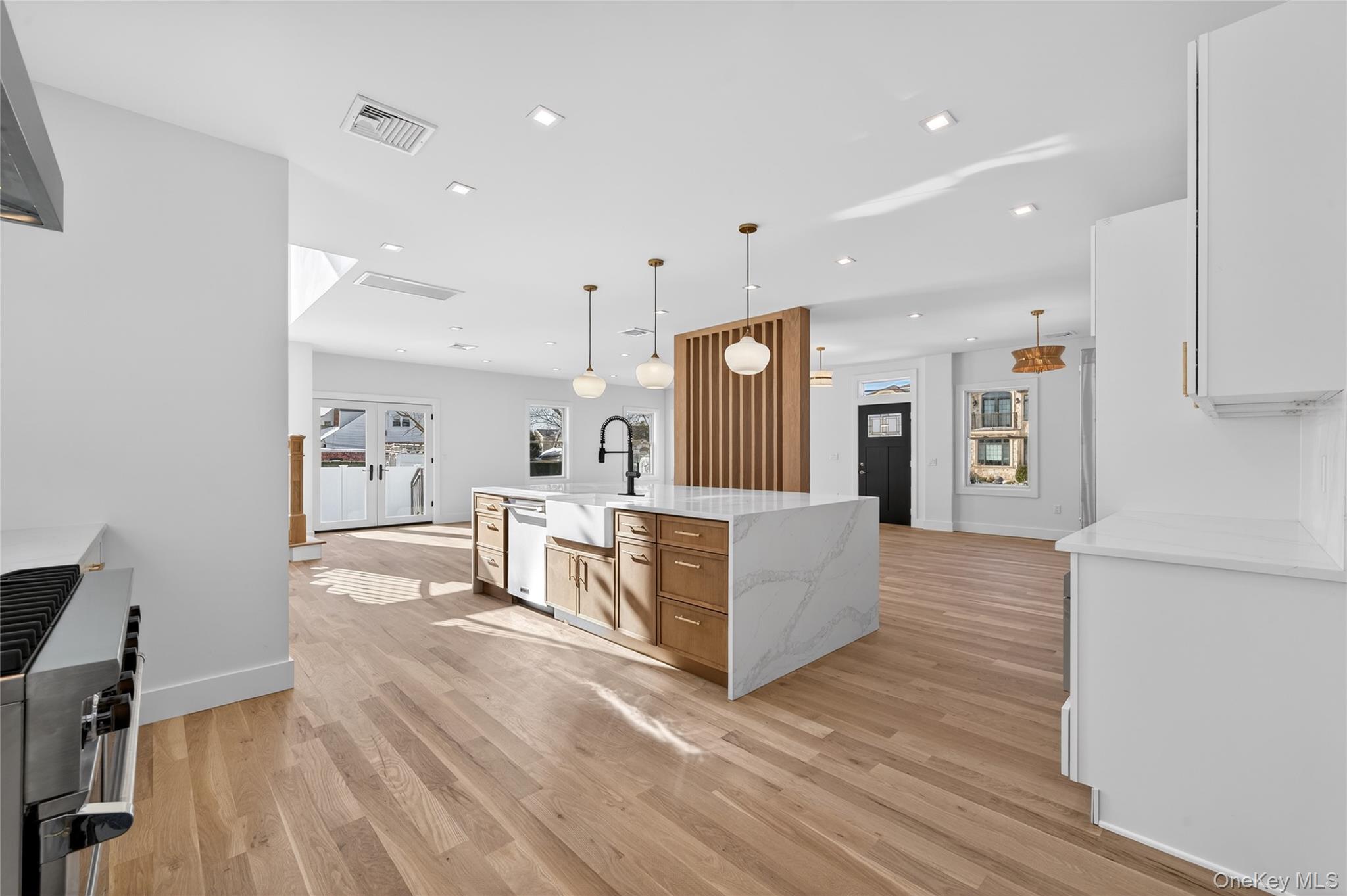 #5 photo, 286 Dorchester Road, Garden City South , NY 11530