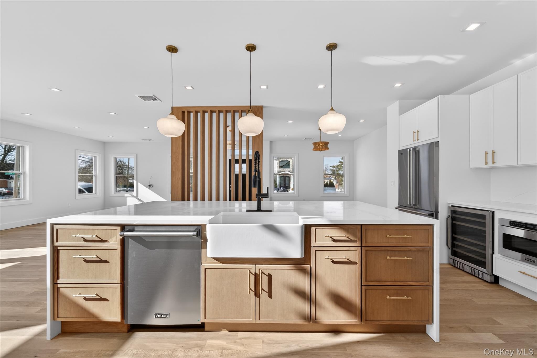 #6 photo, 286 Dorchester Road, Garden City South , NY 11530