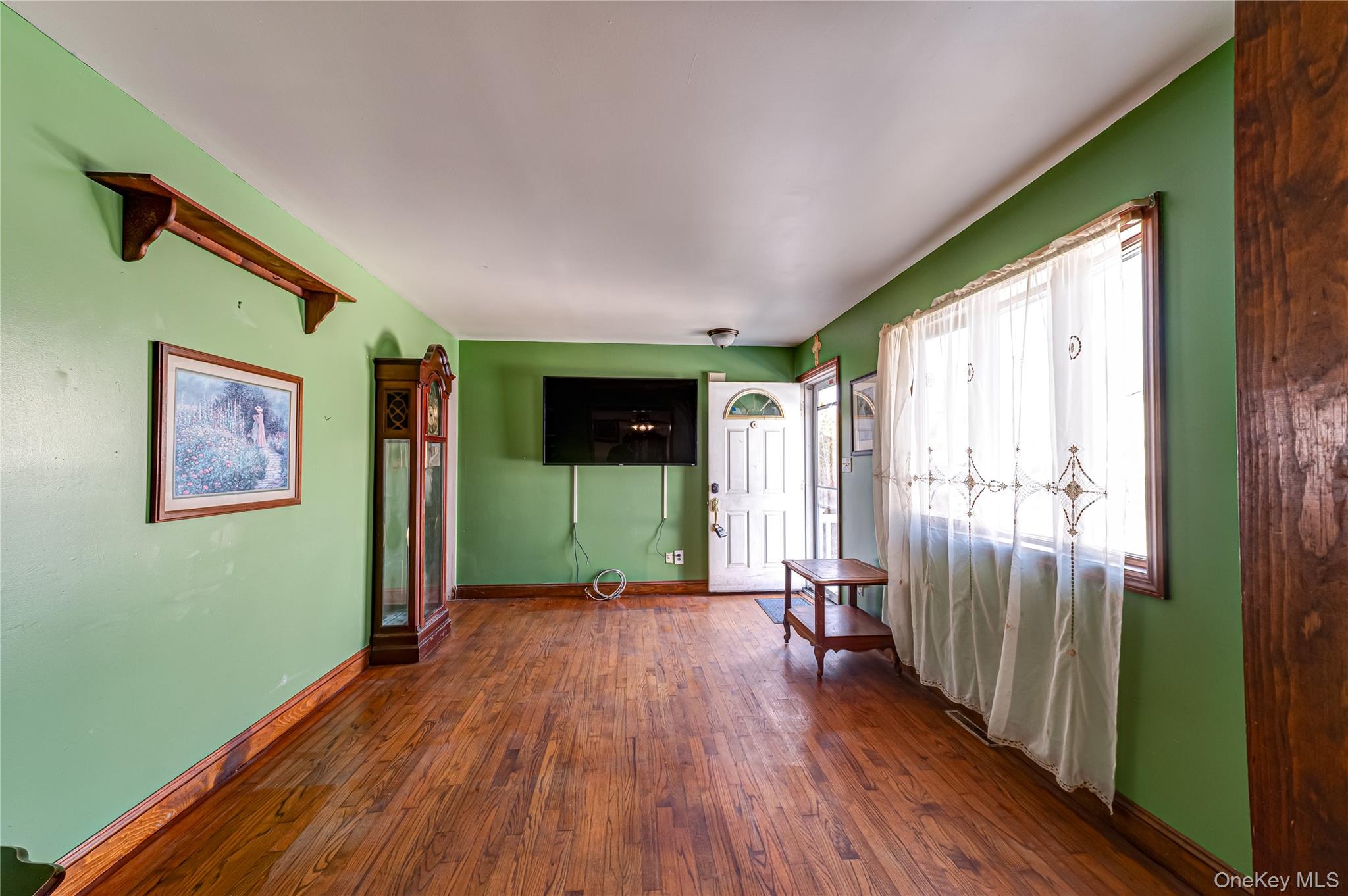 #11 photo, 1440 Lombardy Boulevard, Bay Shore , NY 11706