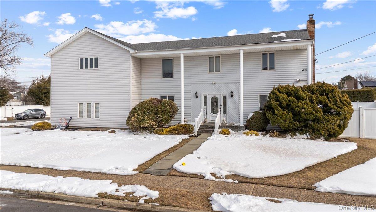 #1 photo, 5 Lafayette Place, מחוז נסאו Massapequa , NY 11758