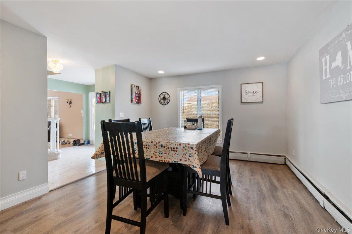 #10 photo, 5 Lafayette Place, מחוז נסאו Massapequa , NY 11758