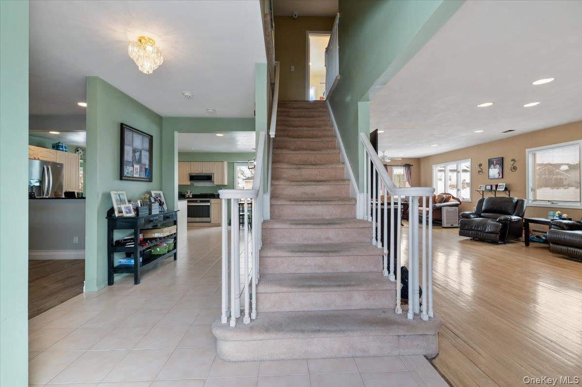 #12 photo, 5 Lafayette Place, מחוז נסאו Massapequa , NY 11758