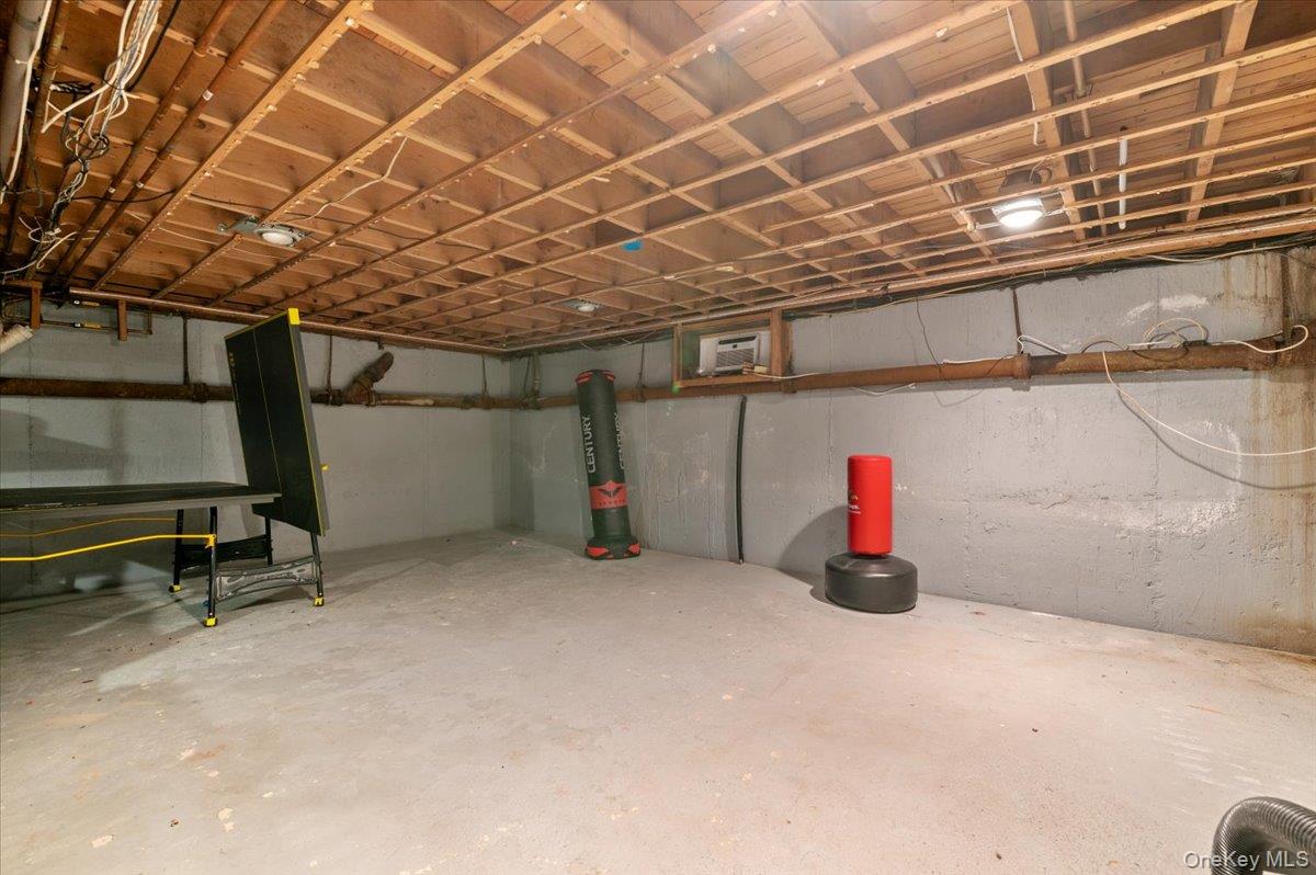 #17 photo, 5 Lafayette Place, מחוז נסאו Massapequa , NY 11758