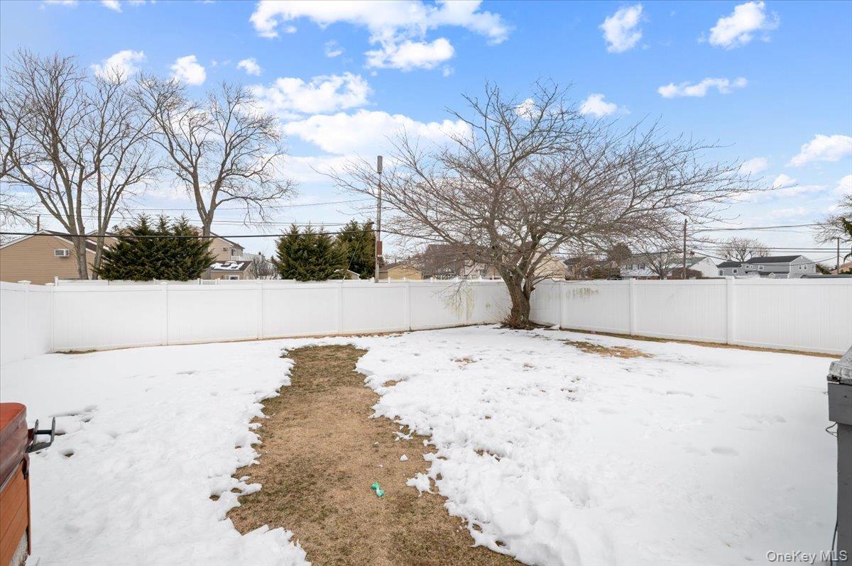 #19 photo, 5 Lafayette Place, מחוז נסאו Massapequa , NY 11758