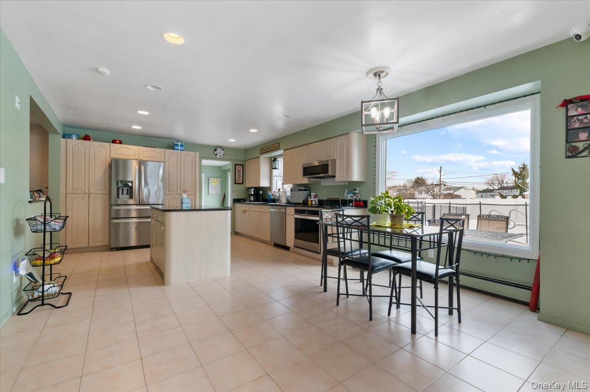 #3 photo, 5 Lafayette Place, מחוז נסאו Massapequa , NY 11758