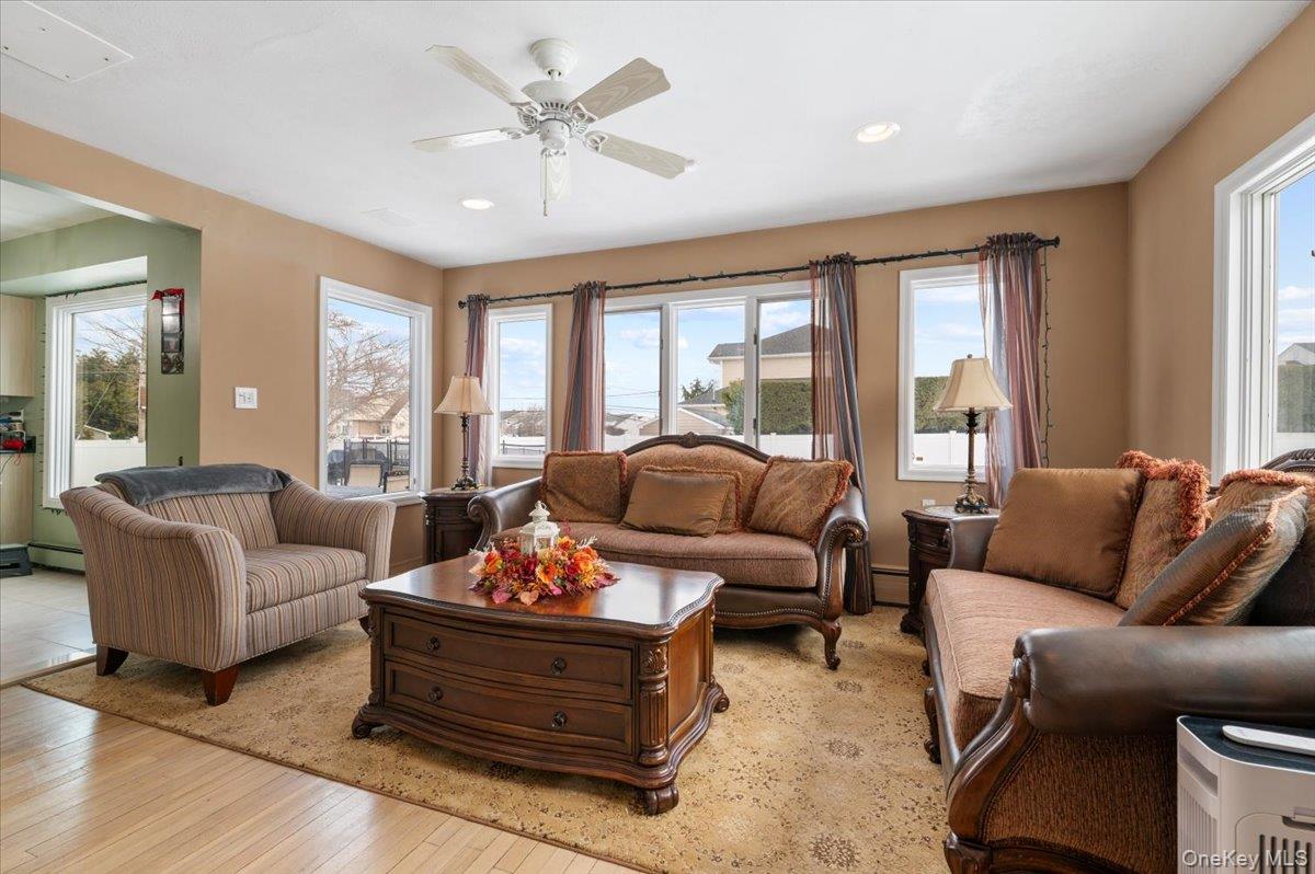 #7 photo, 5 Lafayette Place, מחוז נסאו Massapequa , NY 11758