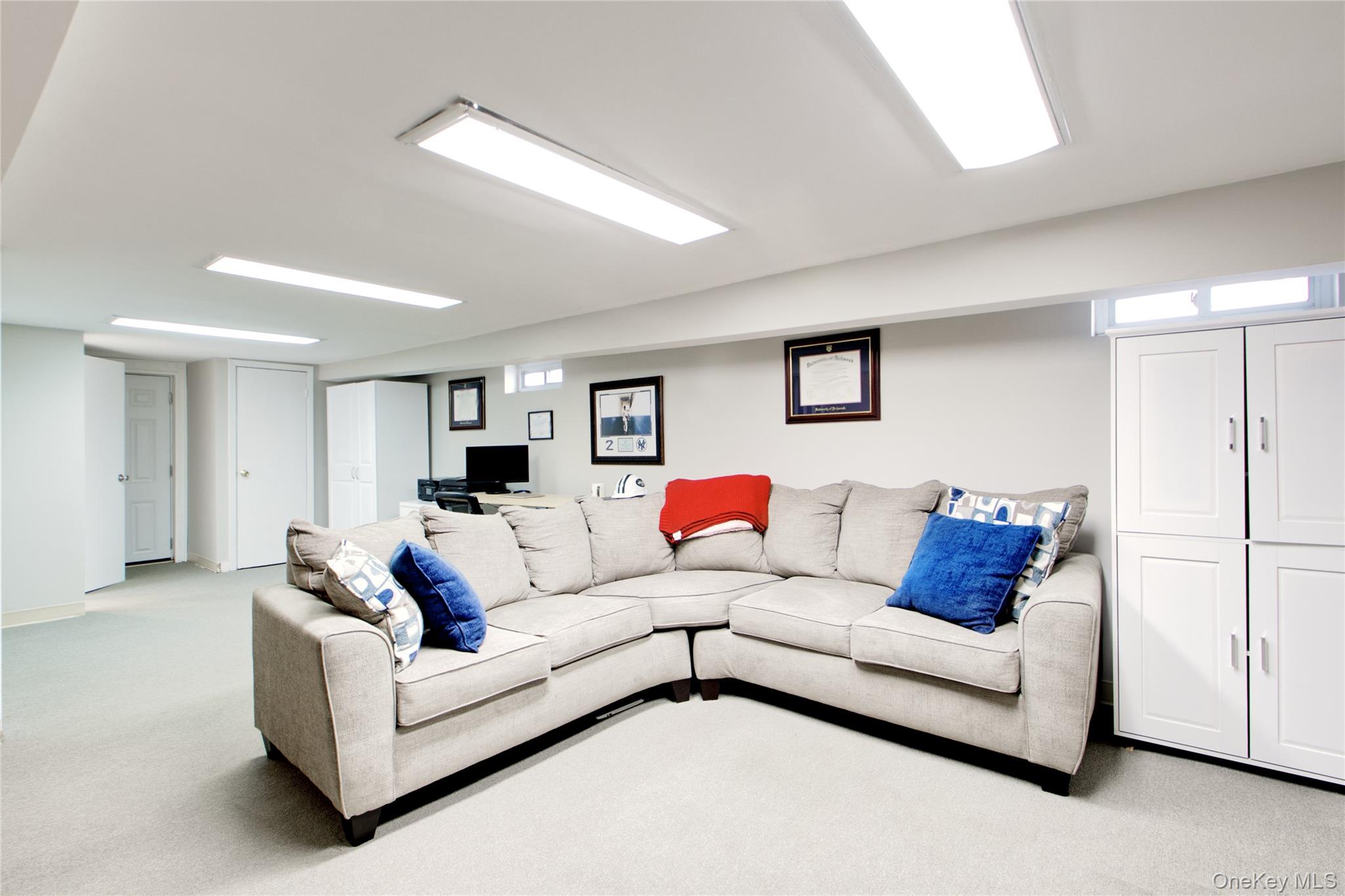 #15 photo, 178 Carlton Terrace, Stewart Manor , NY 11530