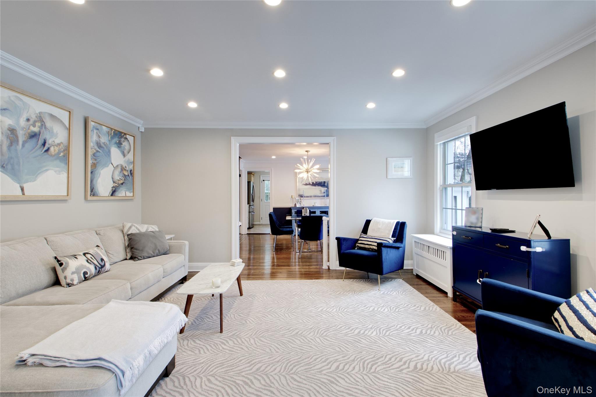 #5 photo, 178 Carlton Terrace, Stewart Manor , NY 11530