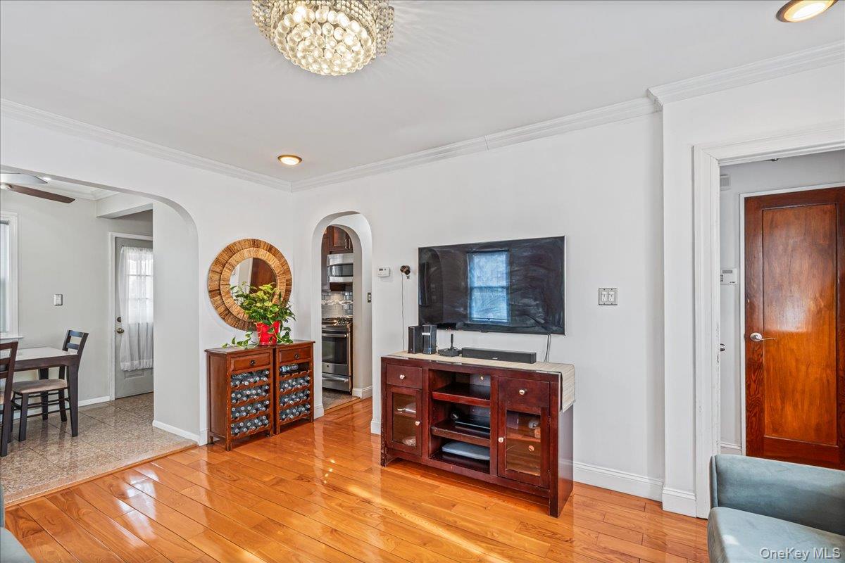 #4 photo, 14146 253rd Street, Rosedale , NY 11422